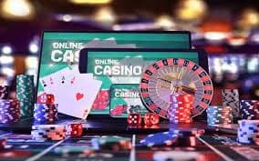 Boom City slot interface on megawin777 resmi showing city skyline and spinning reels
